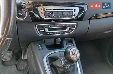 Минивэн Renault Megane Scenic 2013 в 