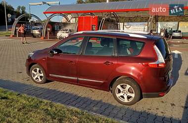 Минивэн Renault Megane Scenic 2013 в 