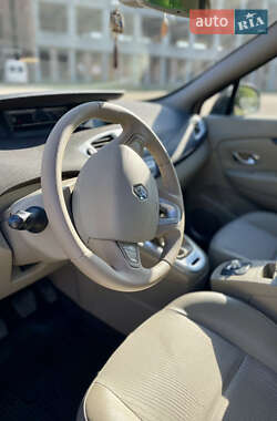 Минивэн Renault Megane Scenic 2010 в 