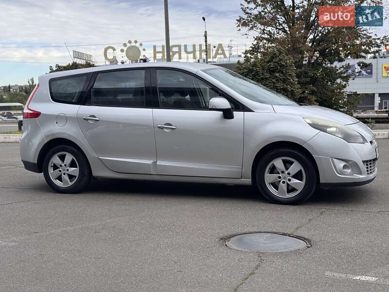 Минивэн Renault Megane Scenic 2009 в Кривом Роге