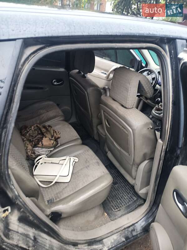 Минивэн Renault Megane Scenic 2004 в Гайсине