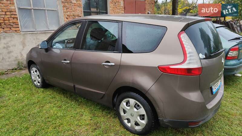 Минивэн Renault Megane Scenic 2010 в Хмельнике