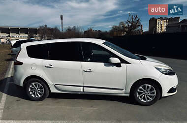 Минивэн Renault Megane Scenic 2012 в 