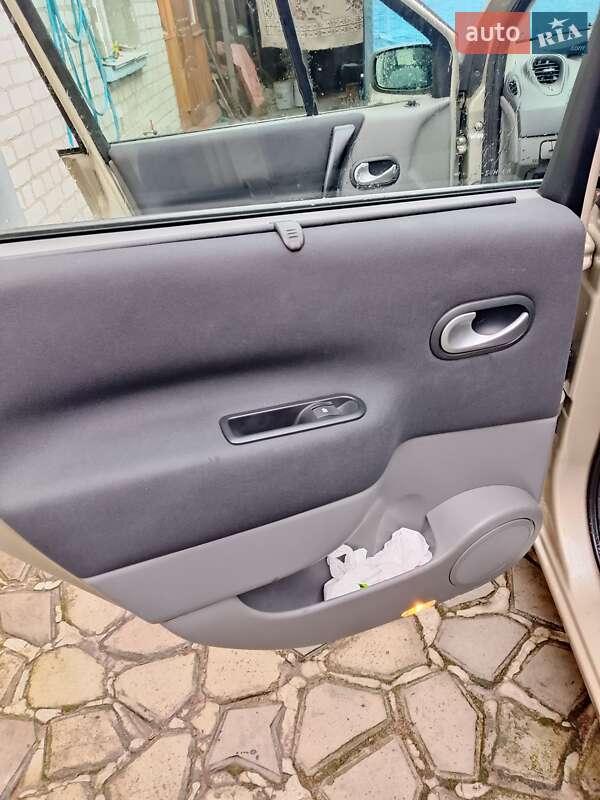 Минивэн Renault Megane Scenic 2009 в Коростене