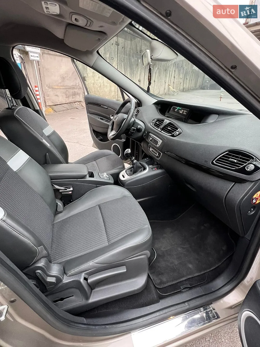 2012 Renault Scenic - мініатюра 17
