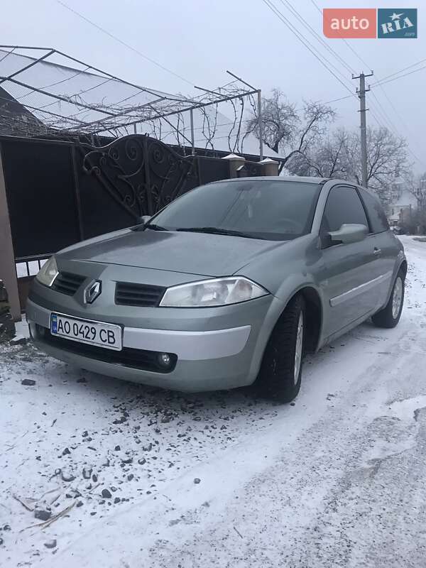 Хэтчбек Renault Megane 2005 в 