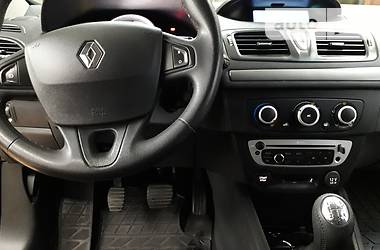 Хэтчбек Renault Megane 2013 в 