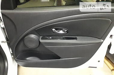 Хэтчбек Renault Megane 2013 в 
