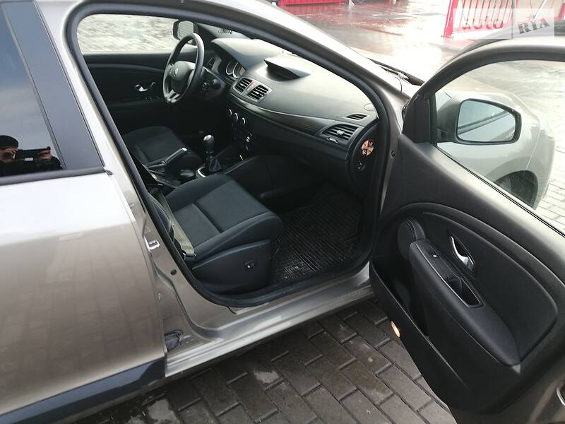 Універсал Renault Megane 2010 в Радивиліві фото 20 Універсал Renault Megane 2010 в Радивиліві