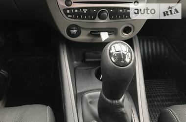 Хетчбек Renault Megane 2011 в 