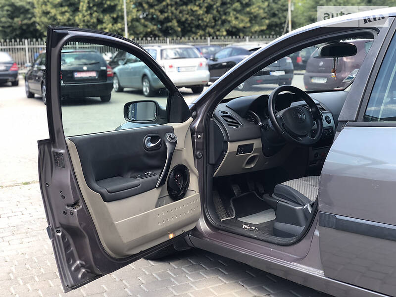 Хетчбек Renault Megane 2003 в Старокостянтинові