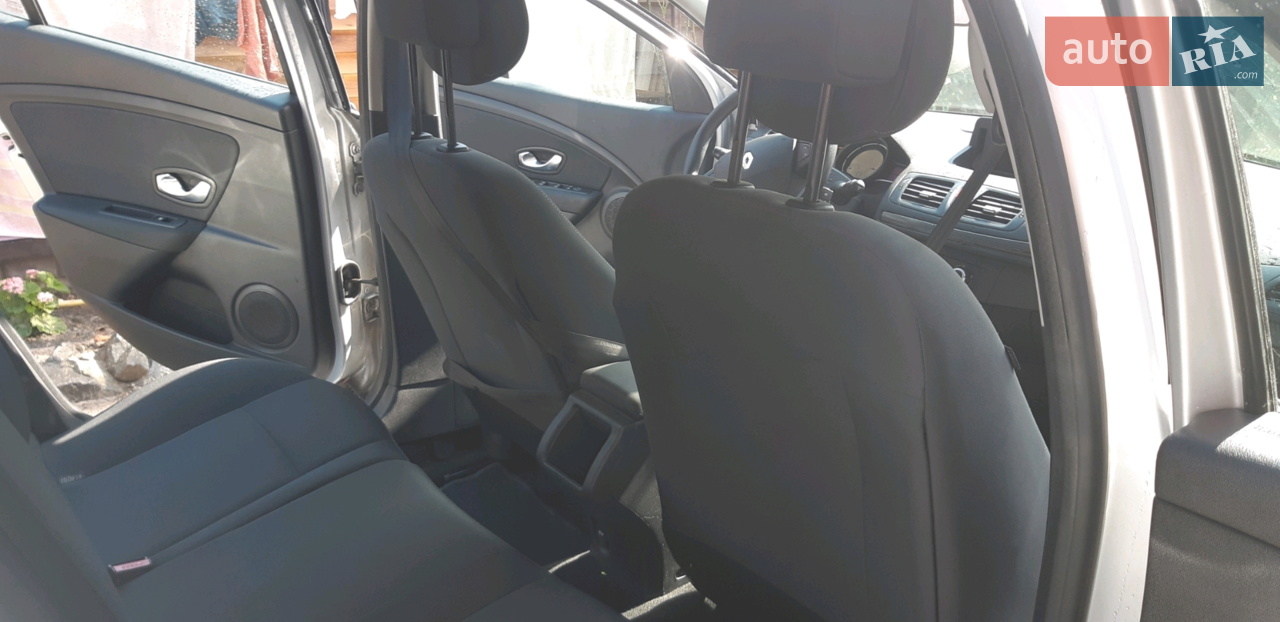 2010 Renault Megane - мініатюра 13