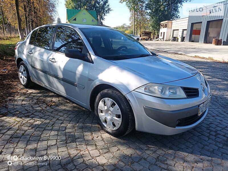 Седан Renault Megane 2006 в Тячеве