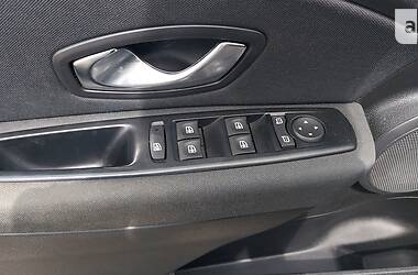 Хэтчбек Renault Megane 2010 в 