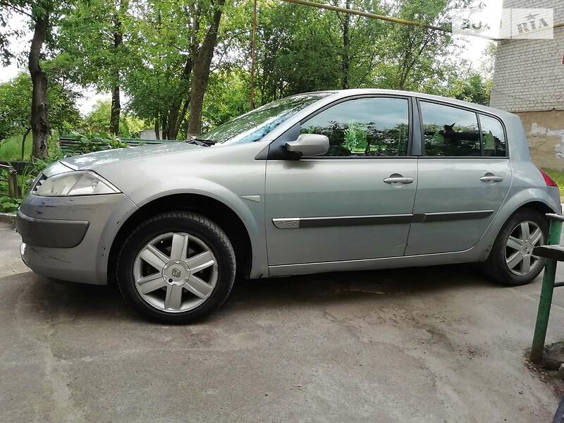 Хэтчбек Renault Megane 2004 в Коростене