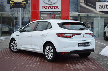 Хэтчбек Renault Megane 2016 в 