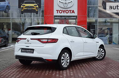 Хэтчбек Renault Megane 2016 в 