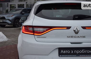 Хэтчбек Renault Megane 2016 в 