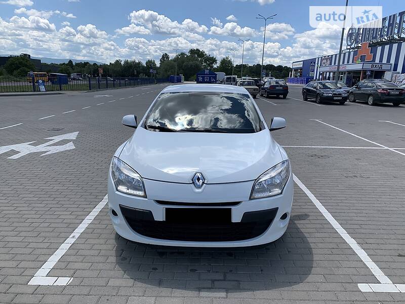 Хэтчбек Renault Megane 2021 в 