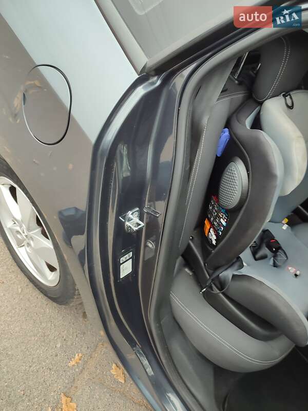 Универсал Renault Megane 2010 в Умани фото 149 Универсал Renault Megane 2010 в Умани