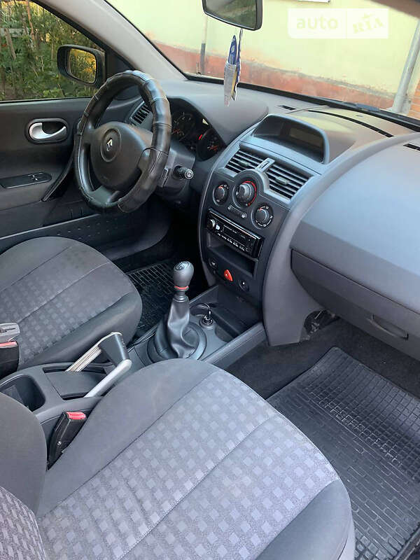 Седан Renault Megane 2008 в Нововолынске