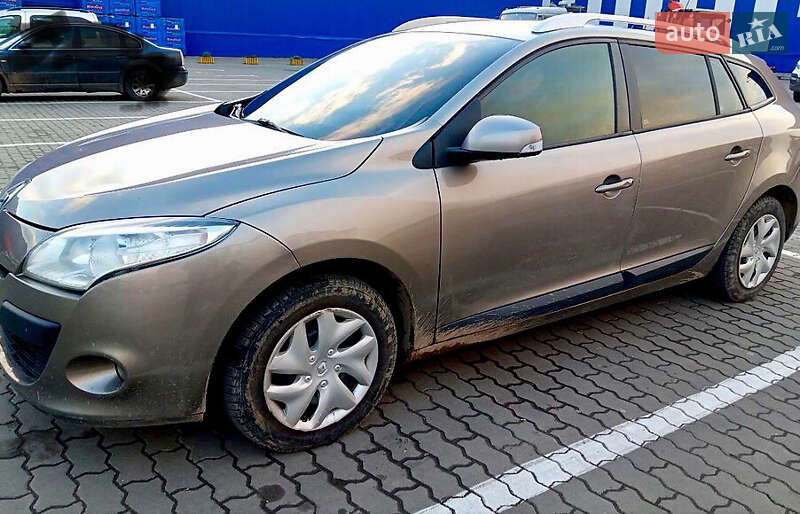 Универсал Renault Megane 2010 в Городке