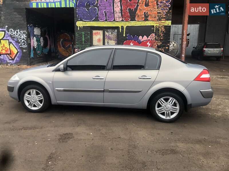 Седан Renault Megane 2004 в Ахтырке