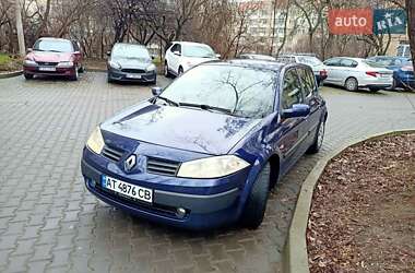 Хэтчбек Renault Megane 2003 в 