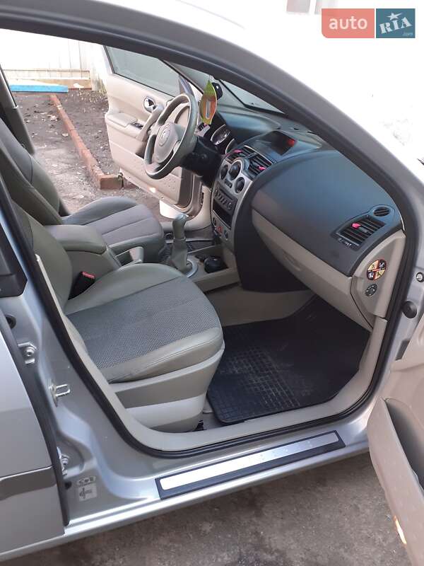 Седан Renault Megane 2004 в Ахтырке