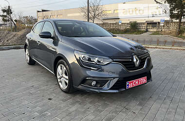 Хэтчбек Renault Megane 2016 в 