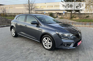 Хэтчбек Renault Megane 2016 в 
