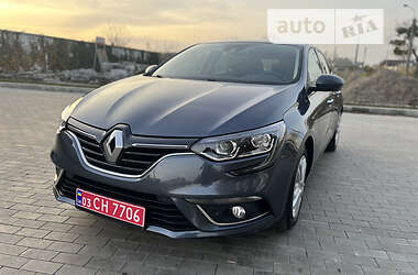 Хэтчбек Renault Megane 2016 в 
