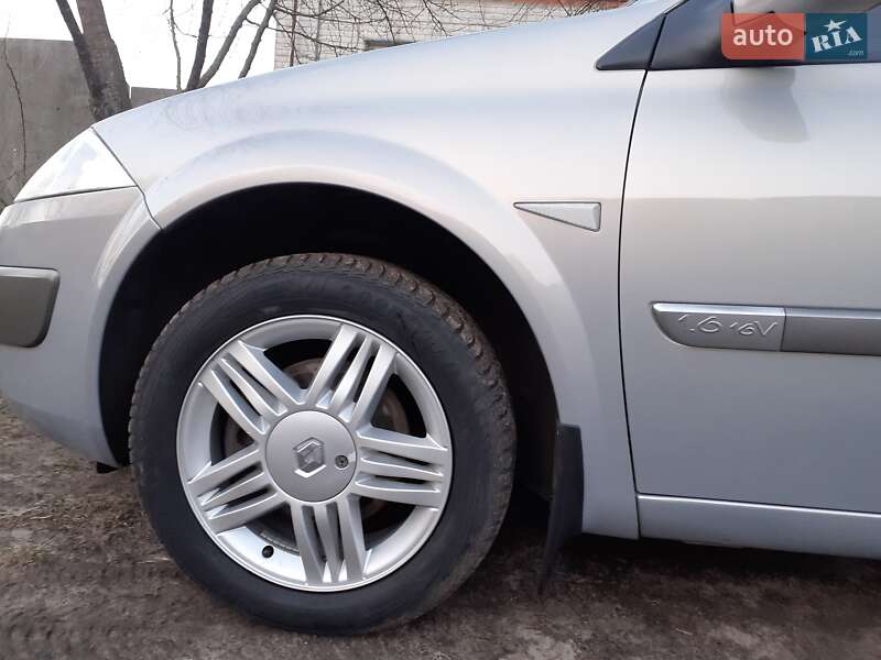 Седан Renault Megane 2004 в Ахтырке