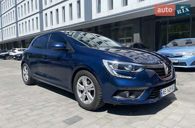 Хэтчбек Renault Megane 2016 в 