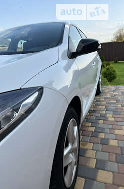 Хетчбек Renault Megane 2015 в 