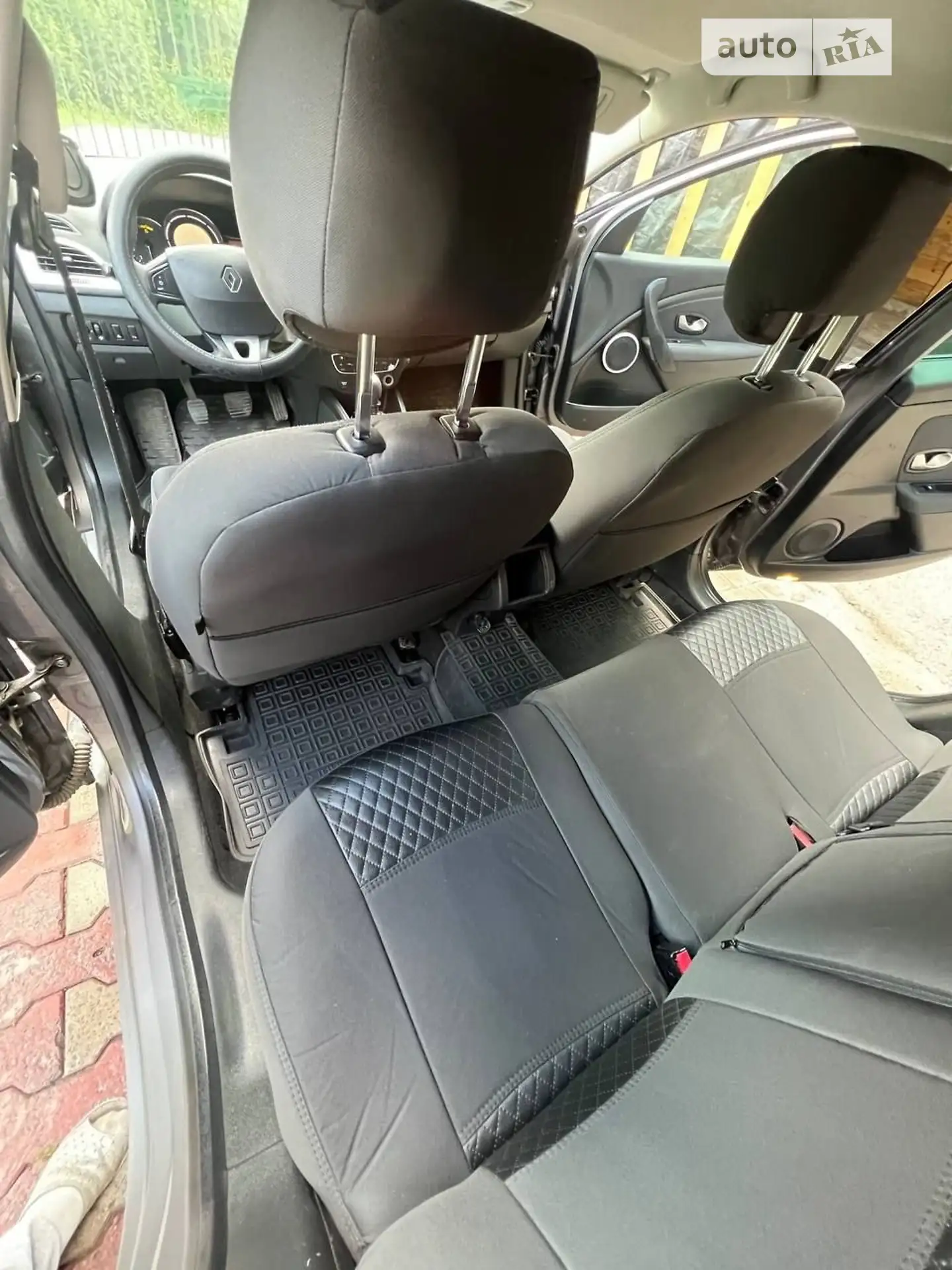 2010 Renault Megane - мініатюра 39