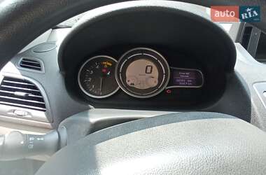 Хэтчбек Renault Megane 2011 в 
