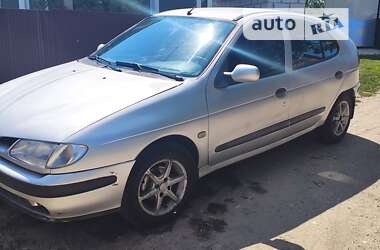 Хэтчбек Renault Megane 1996 в 