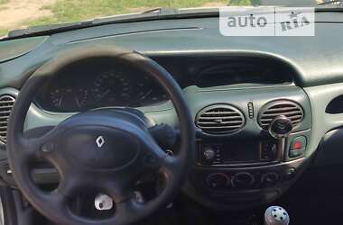 Хэтчбек Renault Megane 1996 в 