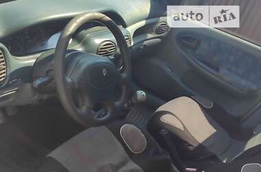 Хэтчбек Renault Megane 1996 в 