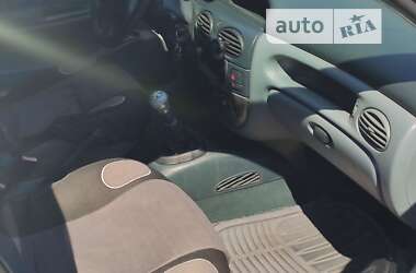 Хэтчбек Renault Megane 1996 в 