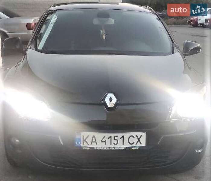 Хэтчбек Renault Megane 2011 в 
