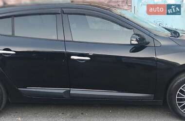 Хэтчбек Renault Megane 2011 в 