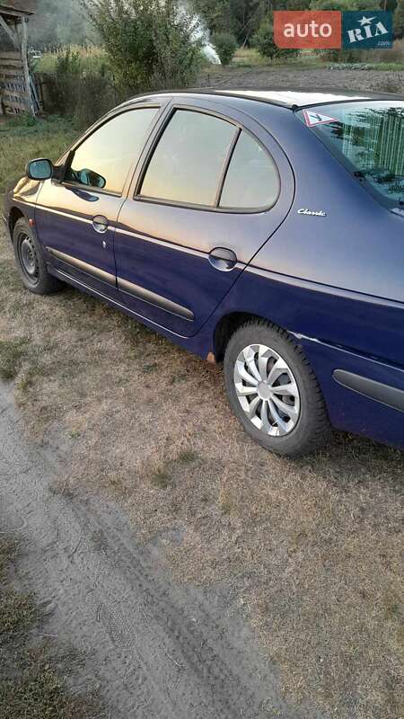 Седан Renault Megane 2000 в Кременце