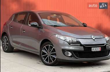 Хэтчбек Renault Megane 2013 в Вишневом