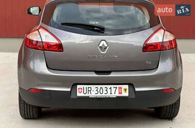 Хэтчбек Renault Megane 2013 в Вишневом