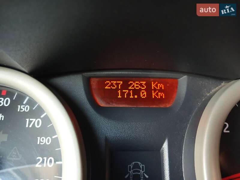 Седан Renault Megane 2004 в Надворной фото 24 Седан Renault Megane 2004 в Надворной