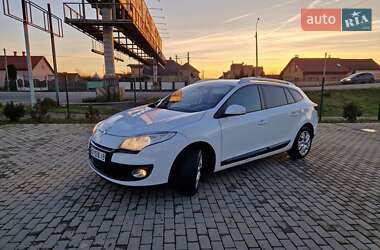 Хэтчбек Renault Megane 2012 в 