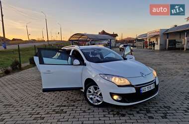Хэтчбек Renault Megane 2012 в 