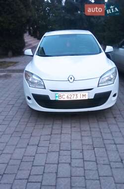 Хэтчбек Renault Megane 2011 в 